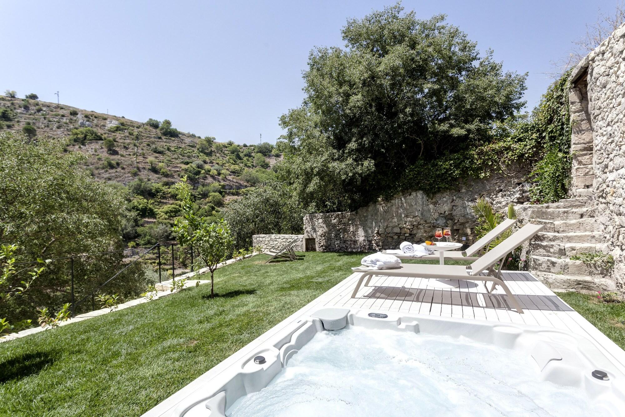 Locanda Don Serafino Historical Boutique Hotel Ragusa Exterior photo
